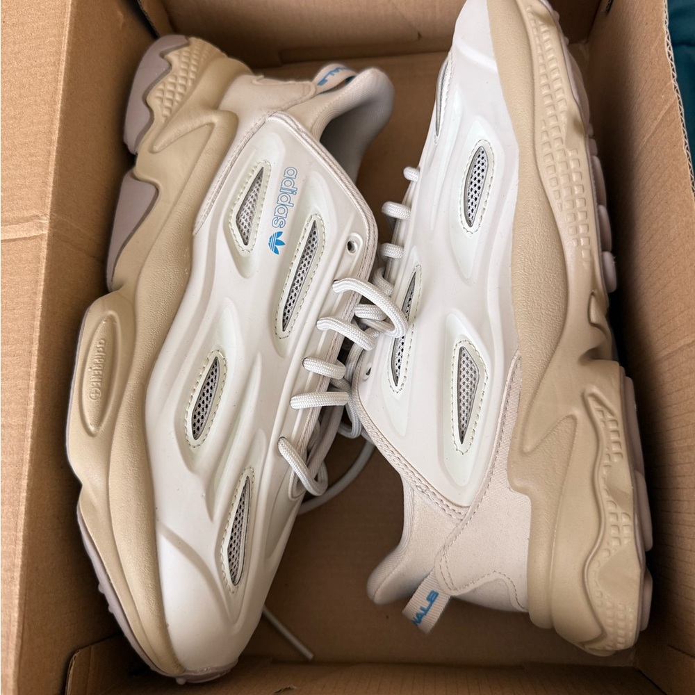 Originals Mens Ozweego Alumina/Beige Tone/Chalky Brown